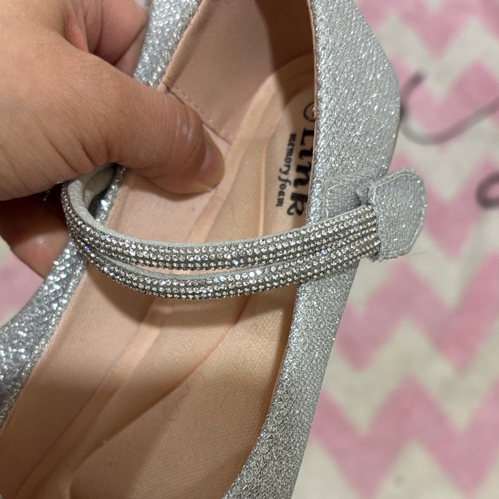 Link Kids Sparkly Silver Dress Shoes - Picture 6 of 9